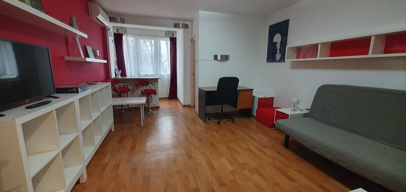 Berceni, Turnu Magurele, Grand Arena, loc parcare