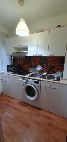 Berceni, Turnu Magurele, Grand Arena, loc parcare